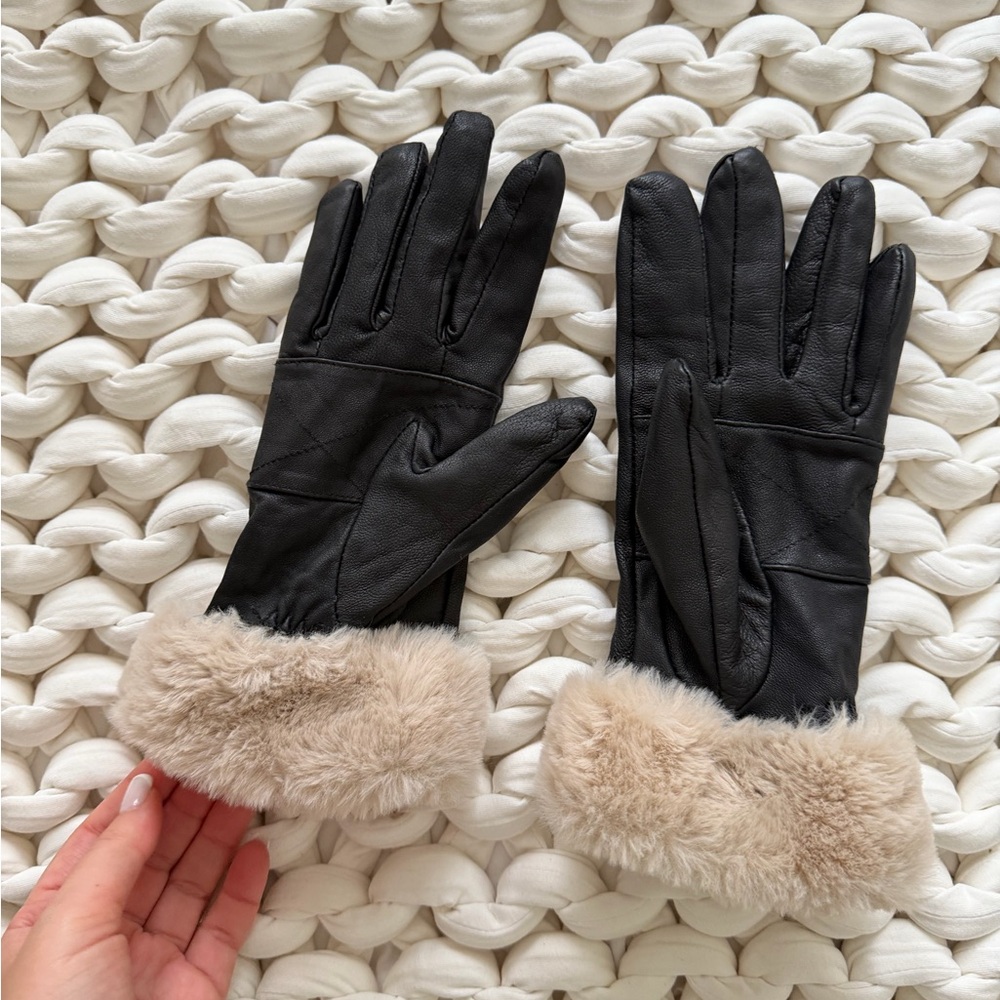 Black Leather Gloves with Faux Fur Trim